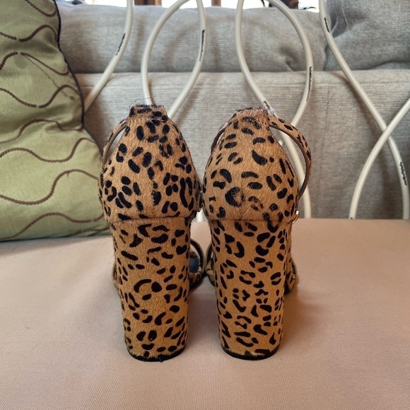 Steve Madden Carrson Real Fur Sandal in Leopard Multi Size 7 - Picture 6 of 9